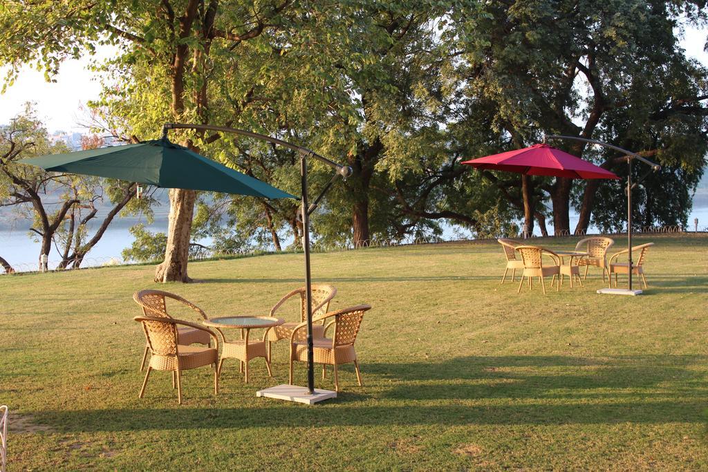 Brijraj Bhawan Palace Hotel コーター エクステリア 写真